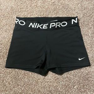 Nike pro shorts size womens large